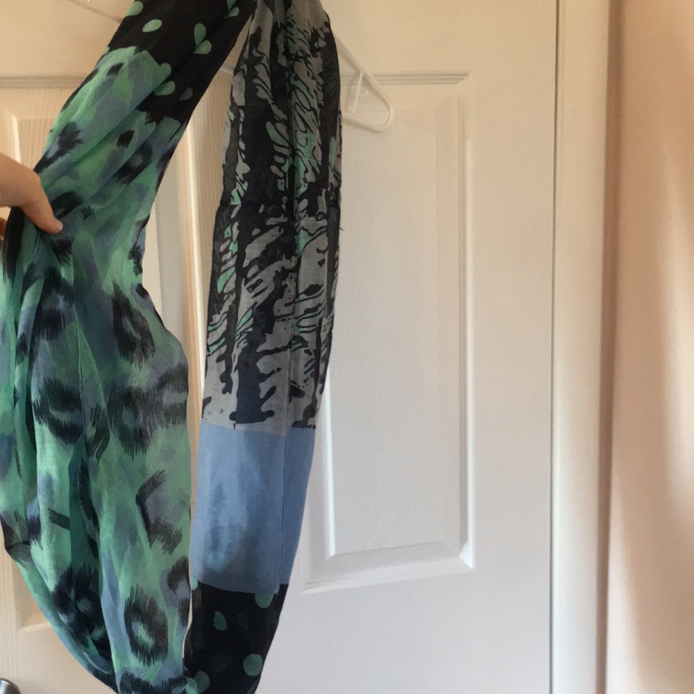 Infinity Scarf - Picture 2 of 3